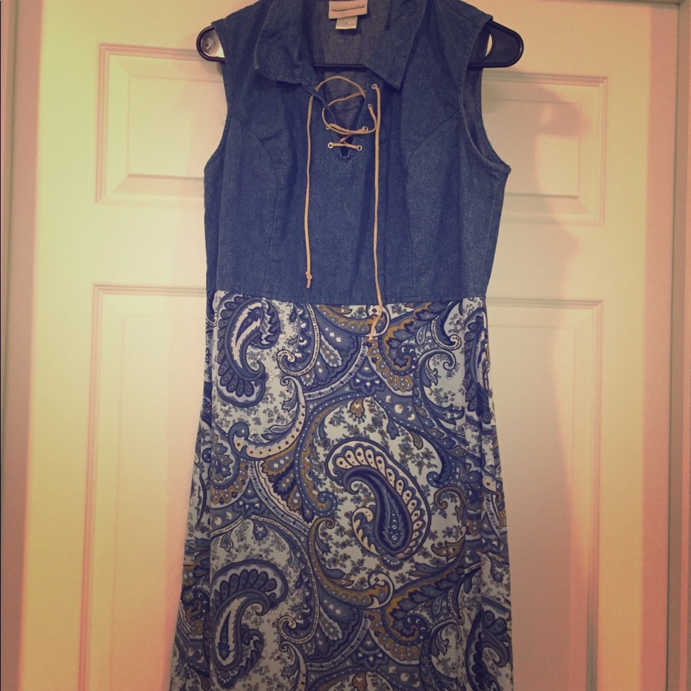 Sleeveless dress